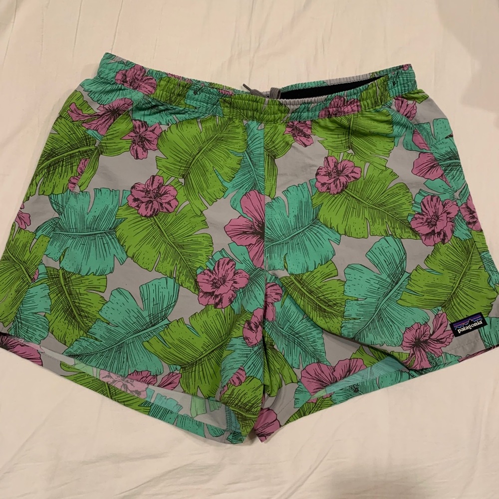 Women's Baggies Shorts - 5" Size Medium